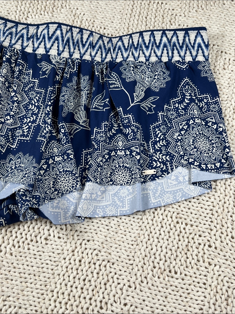 Rip Curl Floral Stretch Workout Running Active Booty Shorts - Picture 3 of 14